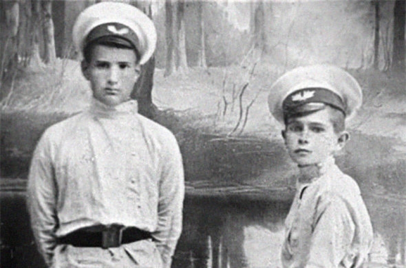 Los uniformes escolares en Rusia: de los decretos Imperiales a la anarquía