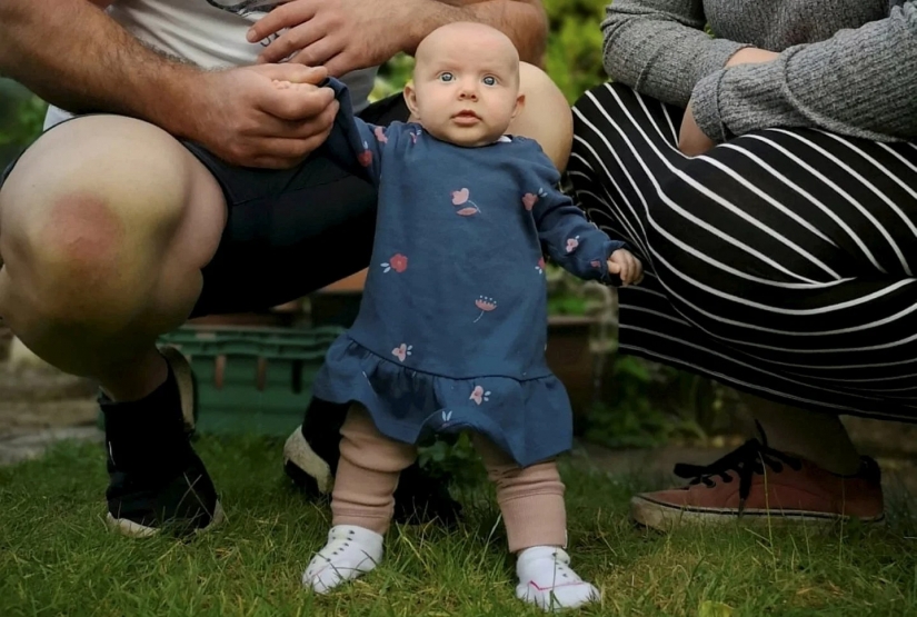 Miracle girl: babe from the UK got to his feet in 8 weeks