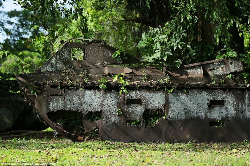Máquinas de combate de la segunda guerra mundial, perdido en una remota isla en el océano Pacífico