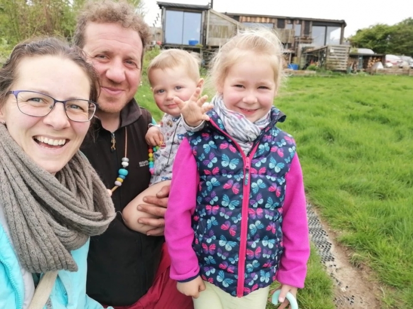 Más allá de la civilización: la familia de los Británicos que viven totalmente Autónoma vida en la granja