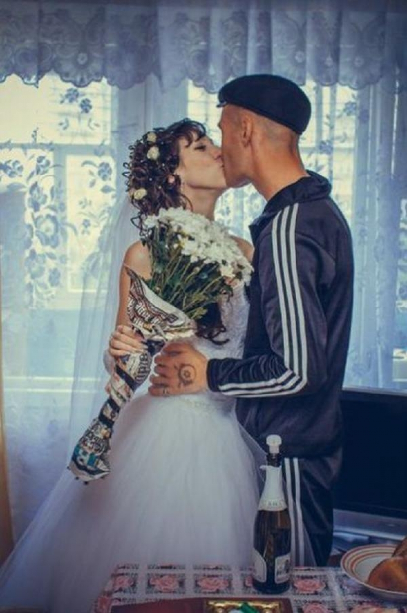 Más salvajes de thrash en la oscuridad de la juerga: "mejores" fotos de la boda de Rusia