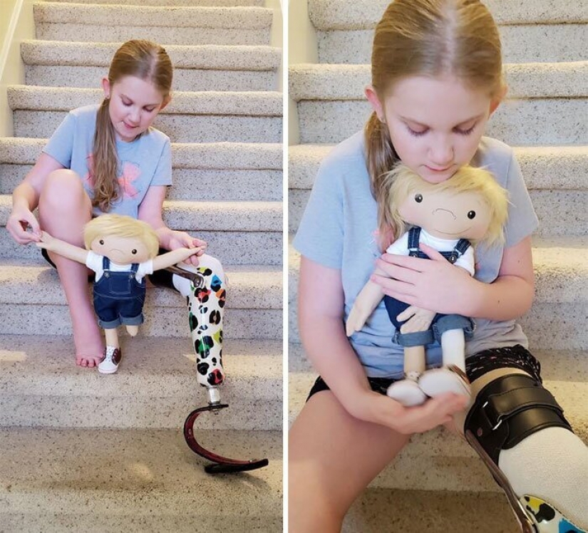 Mujer cose una muñeca especial para niños con discapacidades
