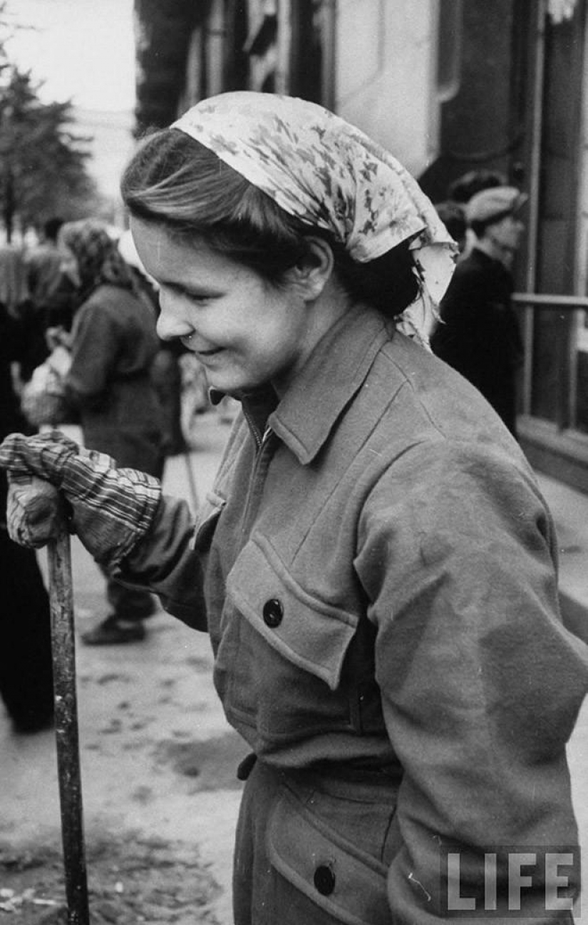 Muscovite in 1956 in pictures LIFE photographer Lisa Larsen
