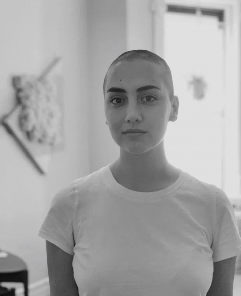 No hair, no problem: why do women shave their head during the quarantine