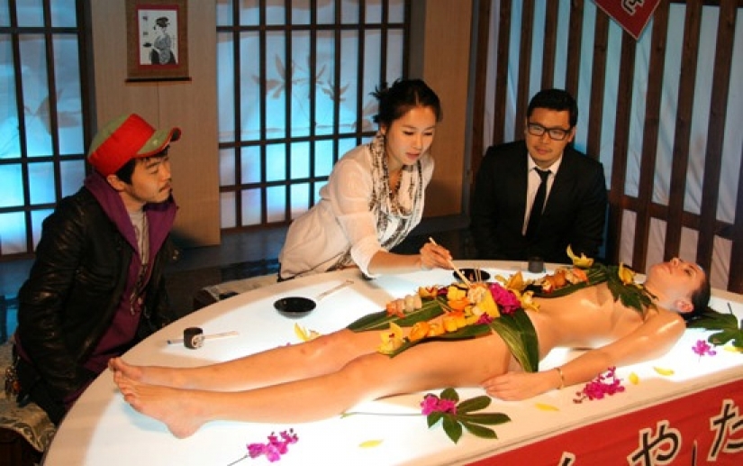 Nyotaimori: how did the tradition of eating sushi from a naked female body  - Pictolic