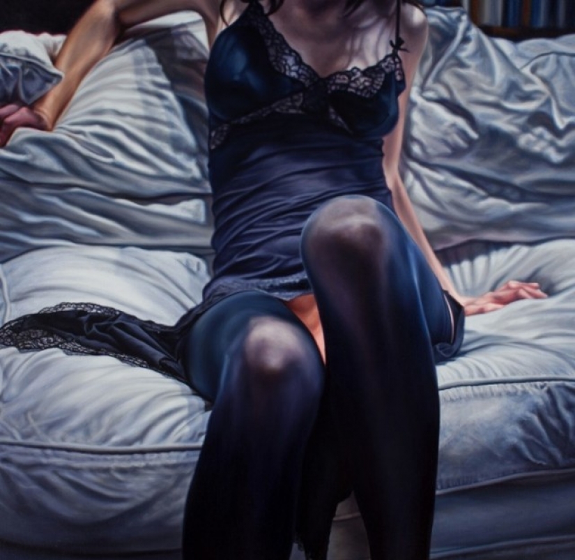 Oil painting: the gloomy hyperrealistic drawings of Damien Loeb