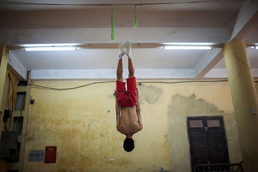 Para leer: pesado de la vida cotidiana de un Vietnamita circo