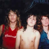 Parecía una icónica banda de rock en el principio