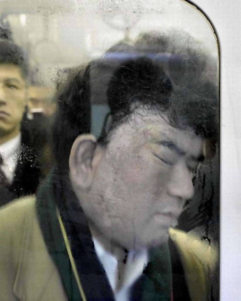Parece que la costumbre de aplastar en el metro de Tokio