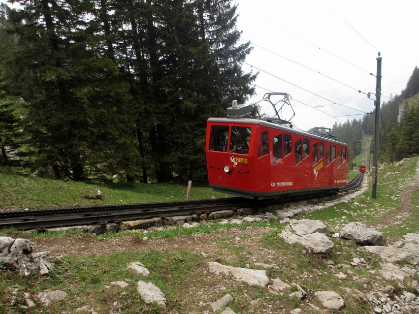 Pilatusbahn — la más pronunciada de ferrocarril en el mundo