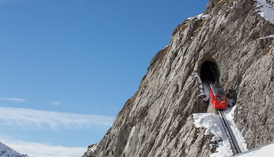 Pilatusbahn — la más pronunciada de ferrocarril en el mundo