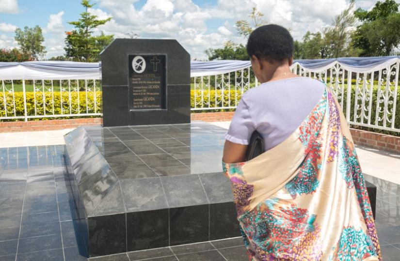 Queen of hearts Rwanda: a tragic story of the life and struggle of Rosalie Gicanda