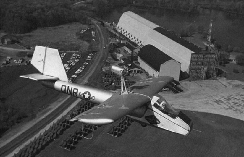 Real inflable avión que fue creado durante la Segunda guerra mundial