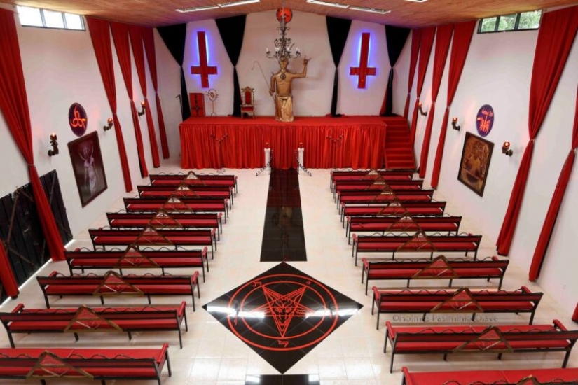 Satanists threaten the Mississippi for mentioning God in a new flag