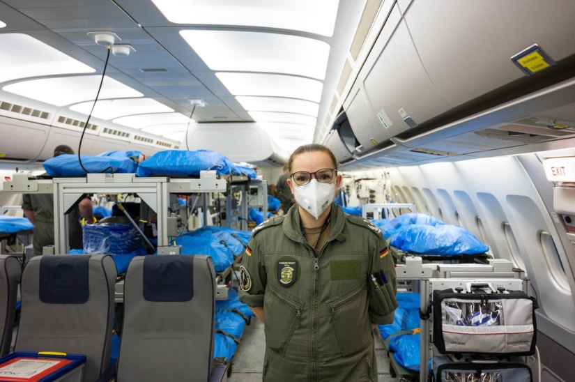 Se ve como el "flying hospital" combate contra el coronavirus