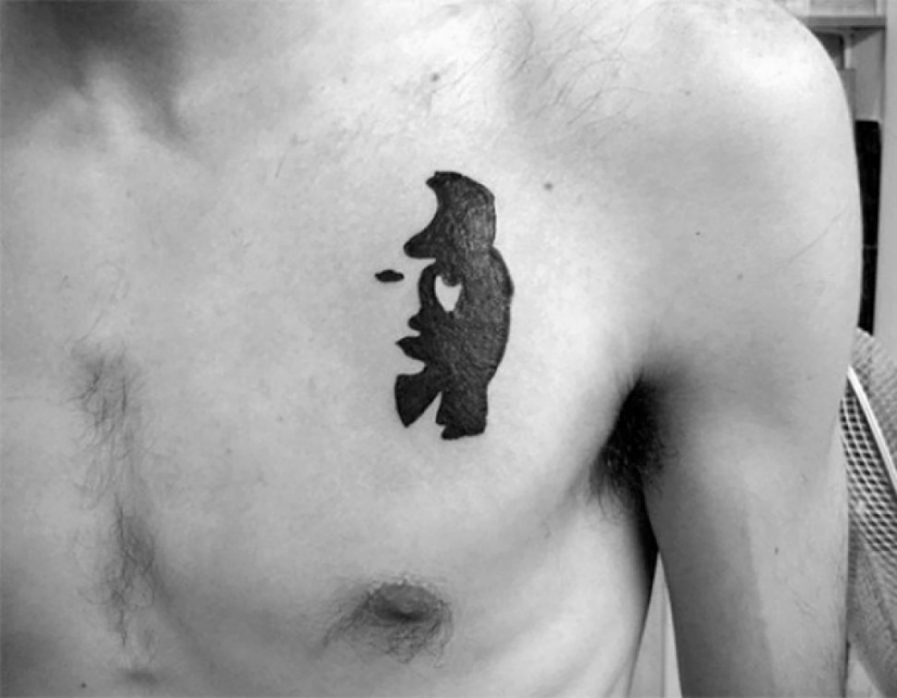 Smart tatuaje con un significado oculto, que vale la pena mirar dos veces