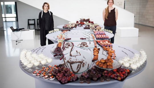 Stunning pictures of food which open only at a certain angle