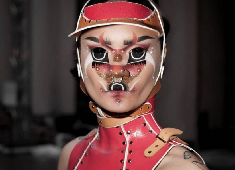 Surreal make-up from a queer artist Hungry make her a alien