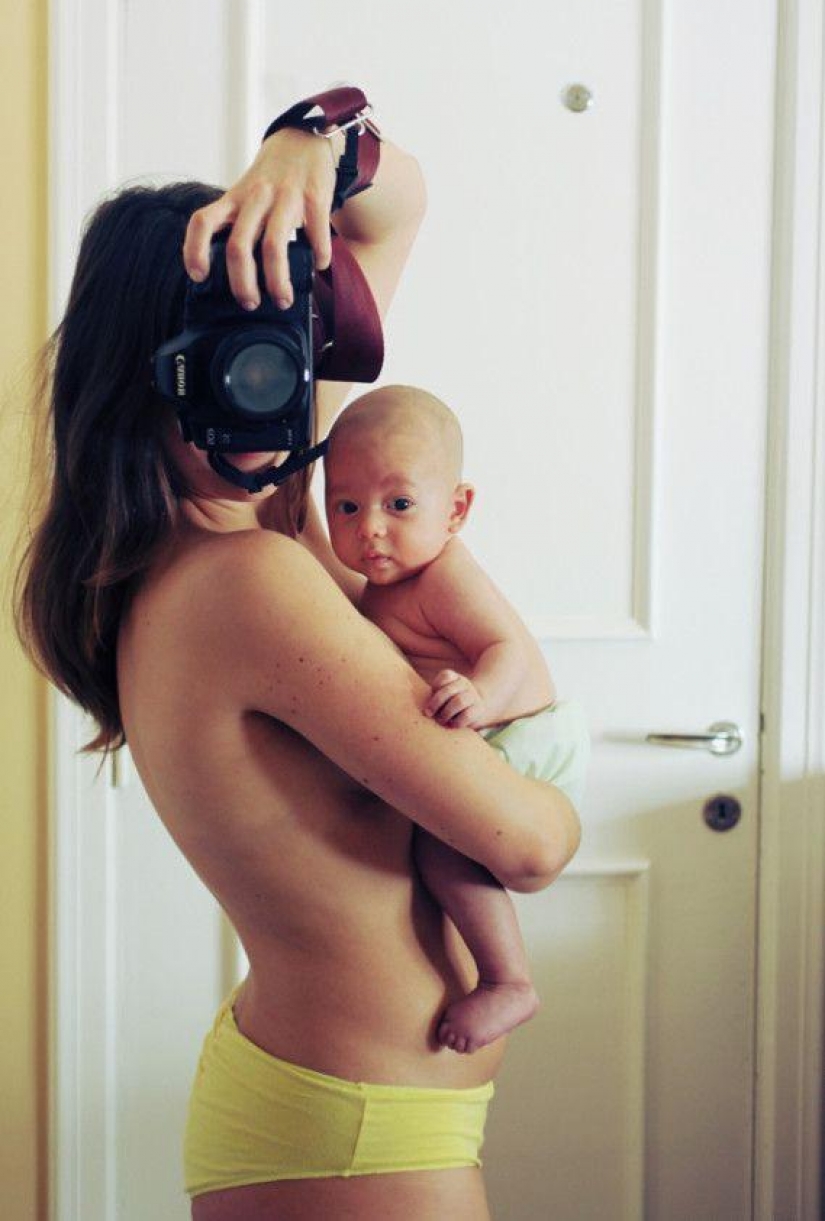 The 40 weeks of pregnancy ten self-portraits