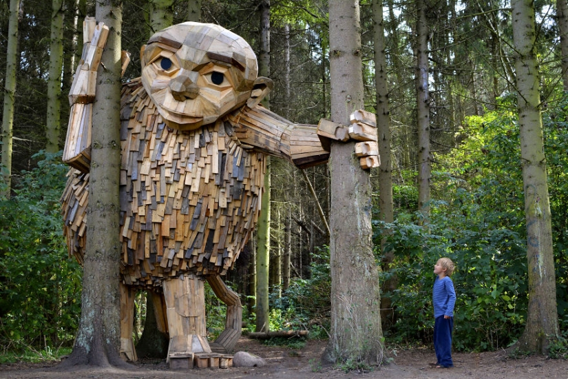 The artist painted a treasure map and hid friendly giants in the forests of Copenhagen