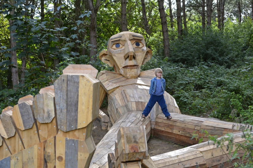 The artist painted a treasure map and hid friendly giants in the forests of Copenhagen