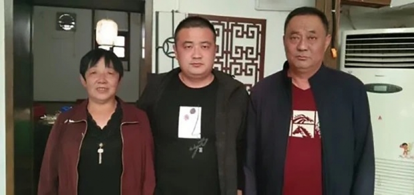 The Chinese guy that kidnapped baby reunited with family after 33 years