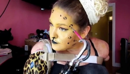 The endless will to live: blogger without arms and legs creates a stunning makeover