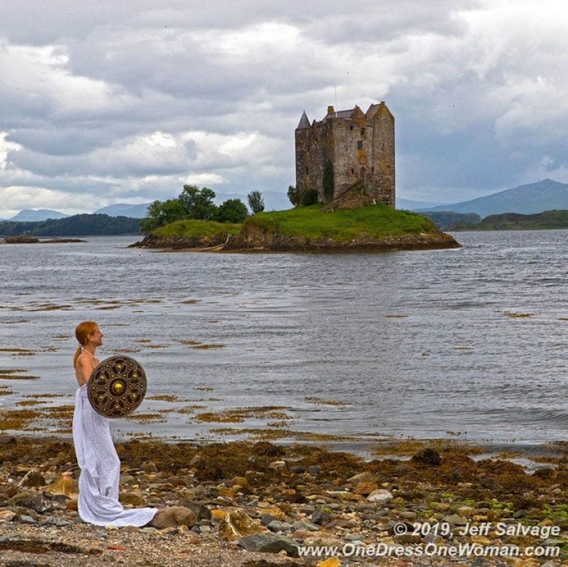 The eternal bride: the man 12 years photographing wife in wedding dress around the world