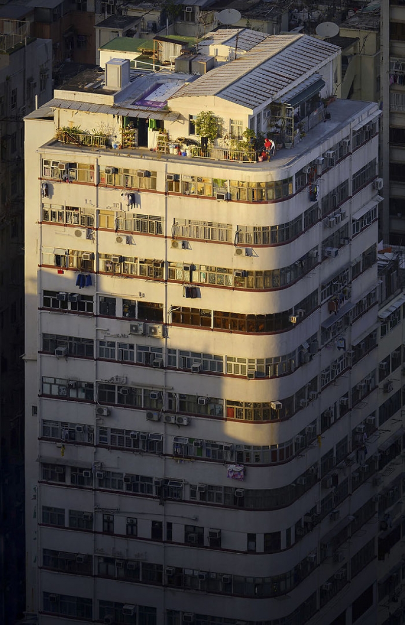 The Frenchman was spying on the residents of Hong Kong on the roofs of skyscrapers
