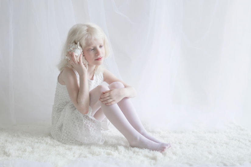 The hypnotic beauty of albinos in the project Julia Taits