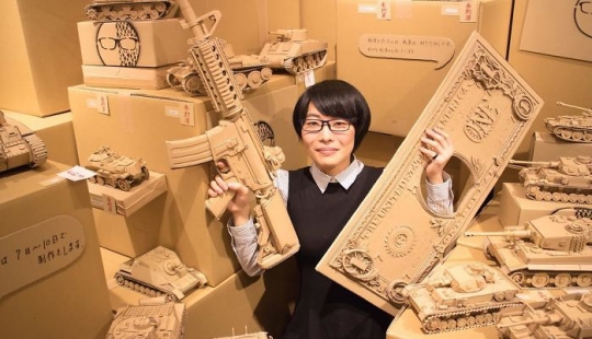The Japanese never throws away cardboard boxes: she finds a use for them better