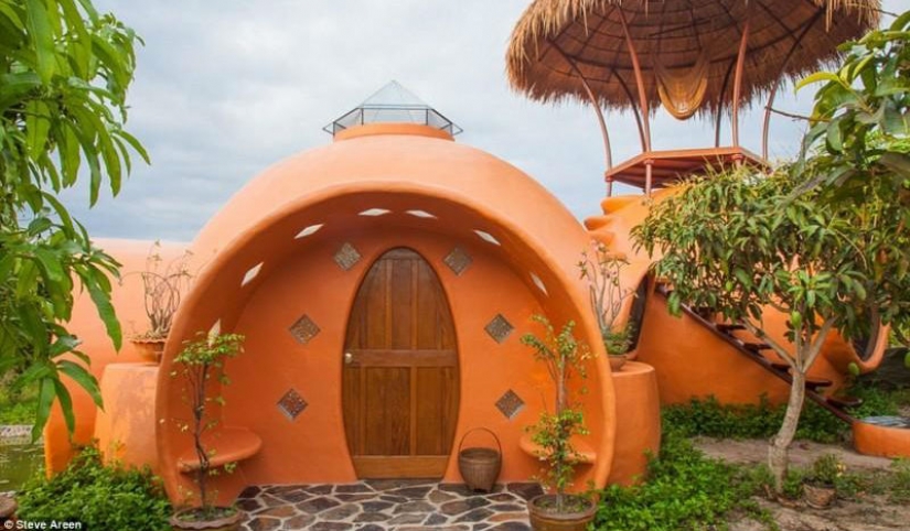 The man has built his dream home for a month and a half, spending only $ 9,000