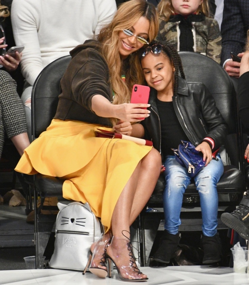 The mother's own sisters and the wicked witch: the most absurd rumors about Beyonce