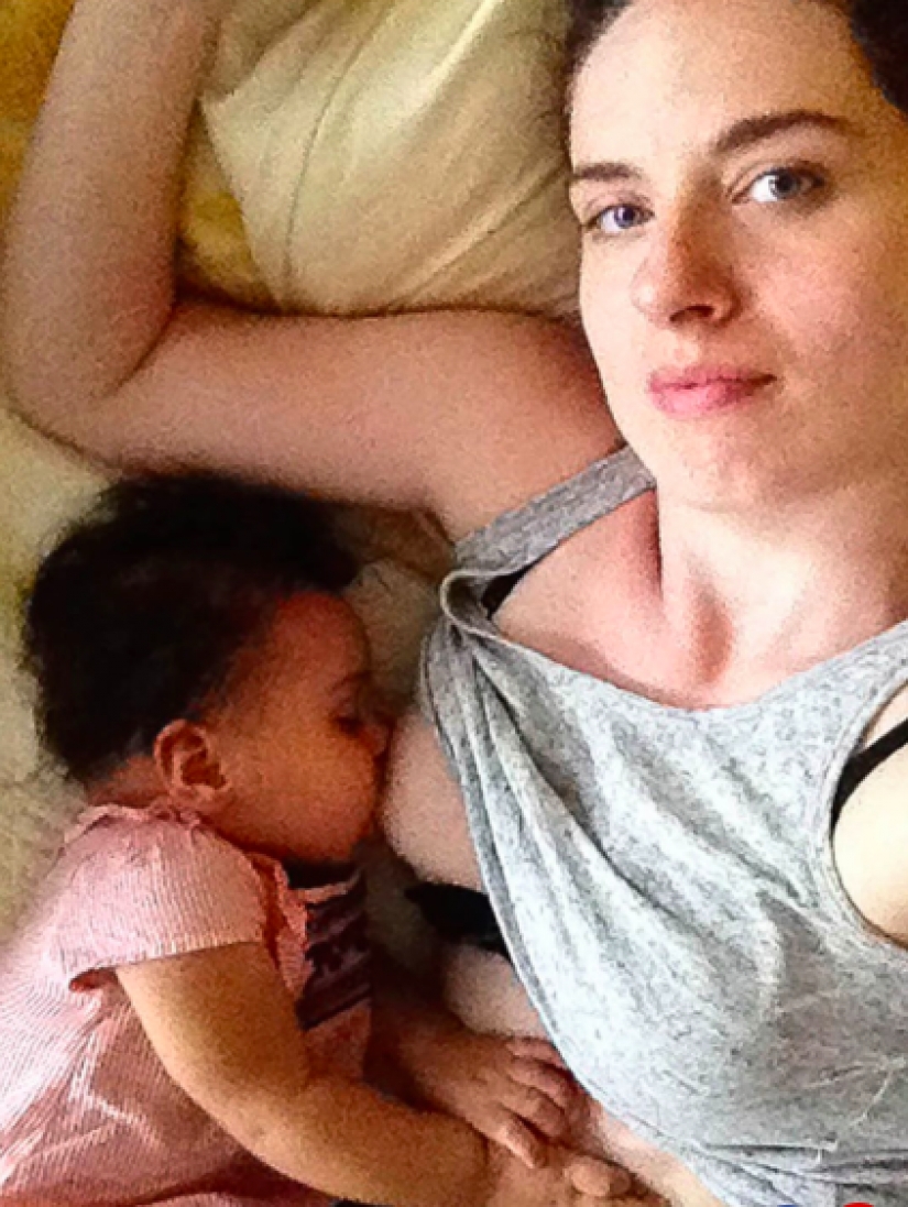 The photographer very openly talked about motherhood and breastfeeding