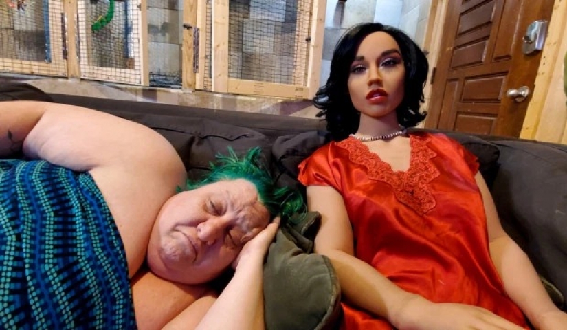 The third is not superfluous: the couple claim that the sex doll had saved their polygamous marriage