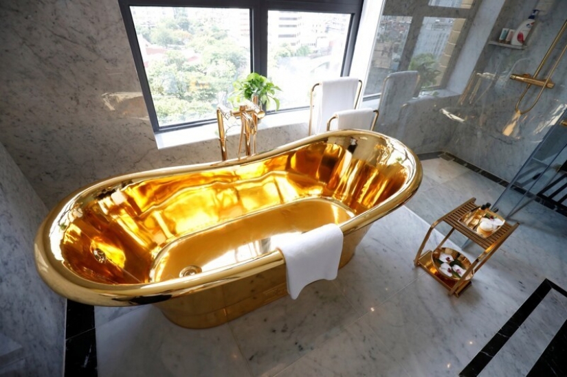 The Vietnam hotel was opened, covered with pure gold inside and outside