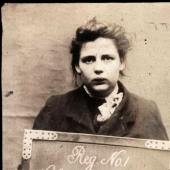 They were wanted by the police: spectacular photos of British criminals of the past