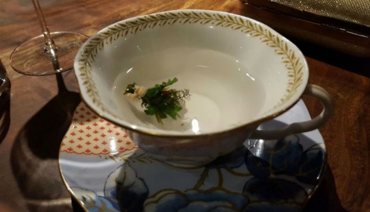 This is deflope: student lunch $ 600, and that's what brought her