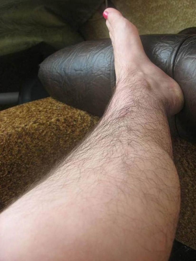 Thousands of women stopped shaving her legs and entered into "Club hairy female legs"