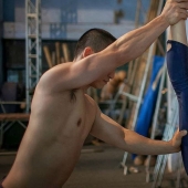 To be read: heavy everyday life of a Vietnamese circus