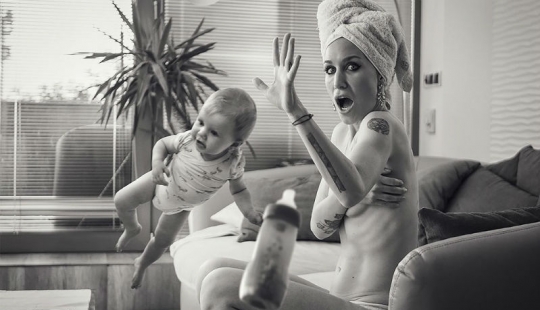 "Una visita inesperada" por el fotógrafo checo