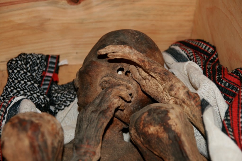 Unique fire mummies of Cabana