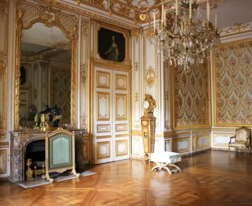 Versailles — a magnificent Palace, in which there was not a single toilet