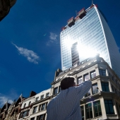 Walkie Talkie de Darth Vader: curva de rascacielos en Londres papas fritas no es peor que la Estrella de la Muerte