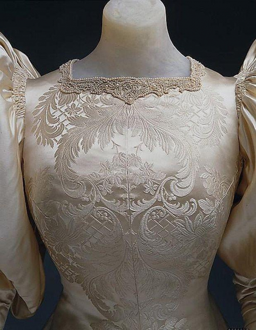 Wedding dress — 200 years of history