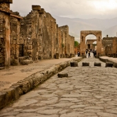Welcome to the virtual tour on the excavations in Pompeii