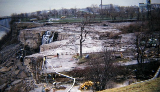 What's beneath the water of Niagara: as repairing the famous waterfall