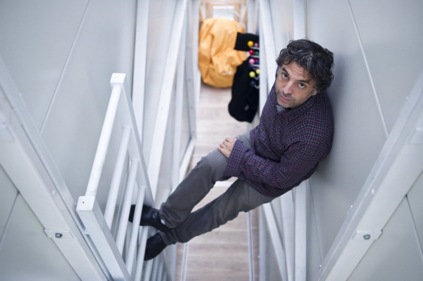 What's it like to live in the narrowest house in the world