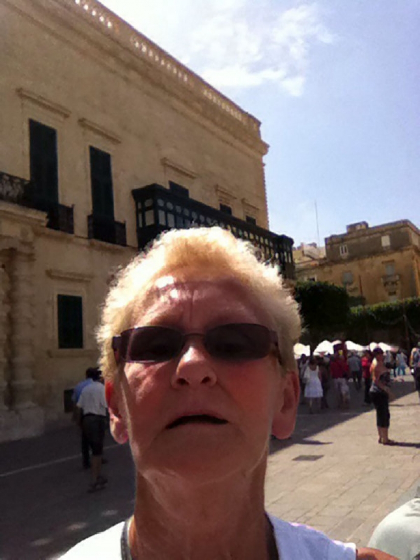 When asked a stranger to take your picture and greatly regretted it