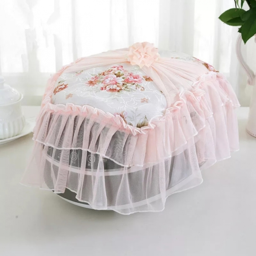 When your tastes are specific and I love ruffles: lace cushion cover from Aliexpress for just the house